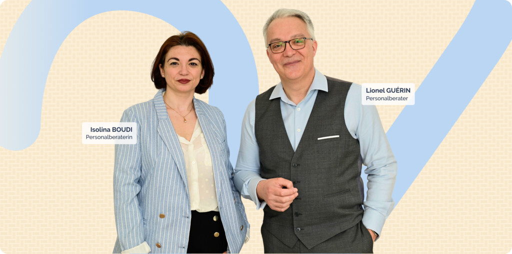 Isolina BOUDI und Lionel GUÉRIN, Personalberater bei Learn2Fly RH, vor einem Hintergrund mit den Branchen Agroalimentaire, Eisenbahn, Gesundheit, Transport und Supply Chain.